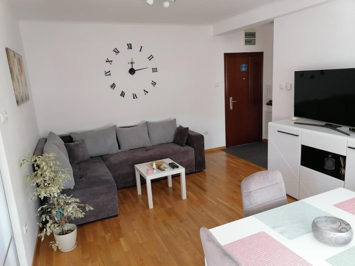 Paris apartment -Free private parking Novi Sad Buitenkant foto