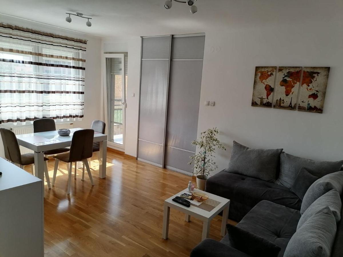 Paris apartment -Free private parking Novi Sad Buitenkant foto