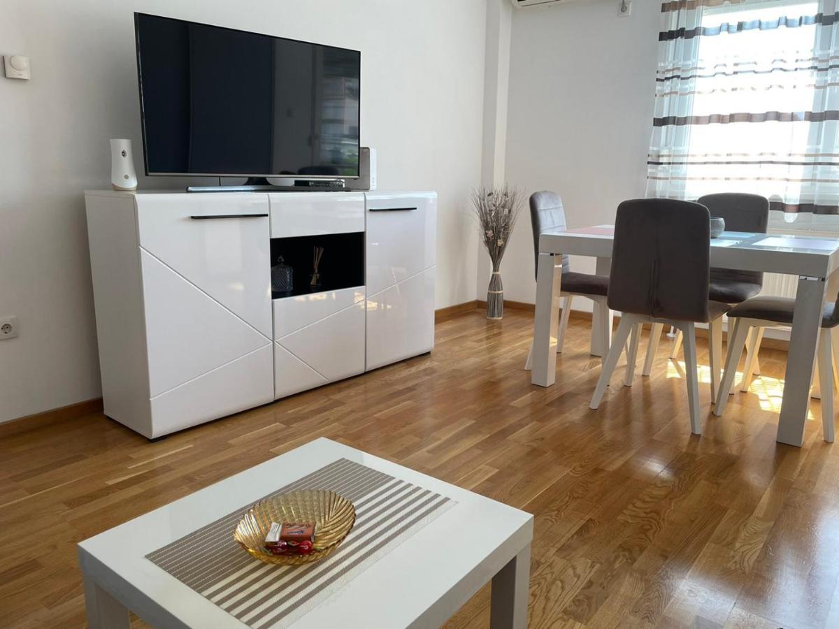 Paris apartment -Free private parking Novi Sad Buitenkant foto