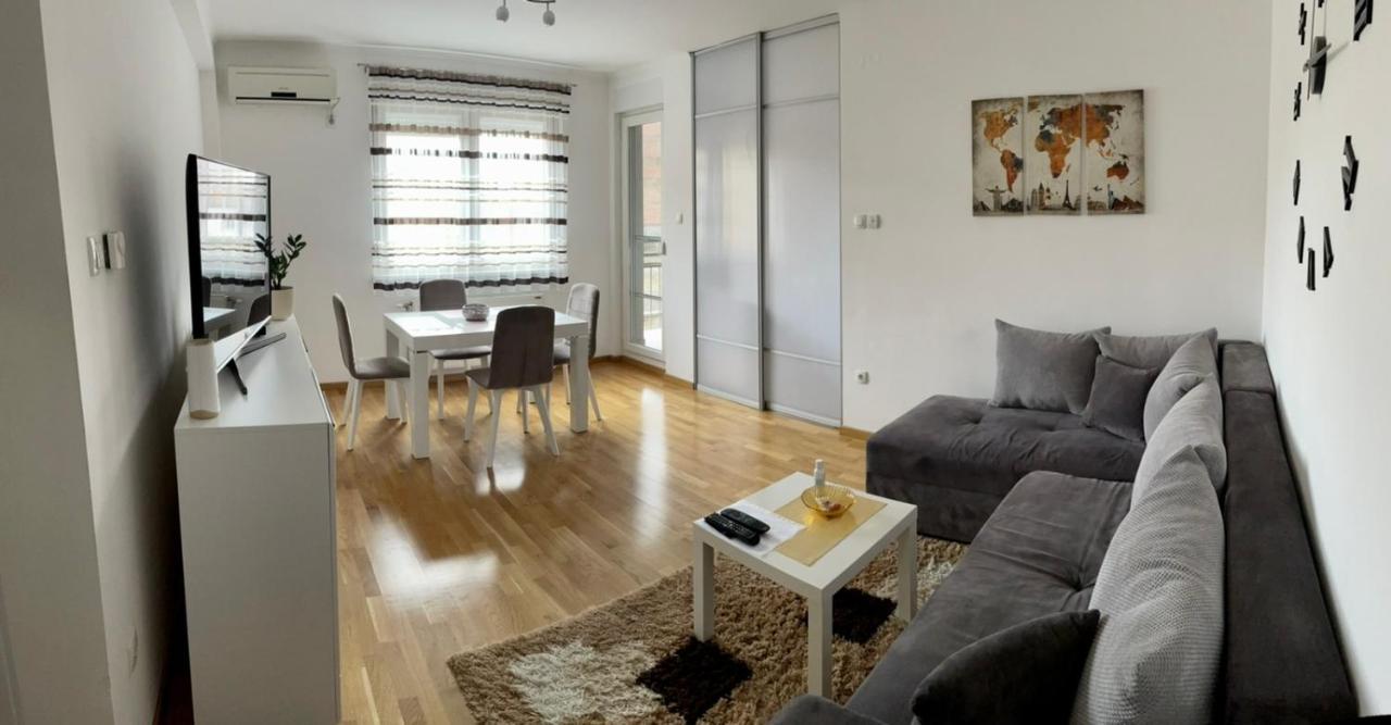 Paris apartment -Free private parking Novi Sad Buitenkant foto