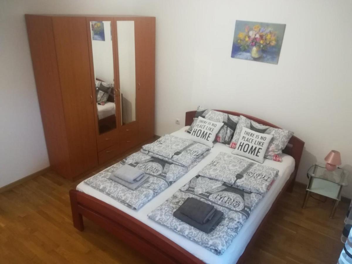 Paris apartment -Free private parking Novi Sad Buitenkant foto